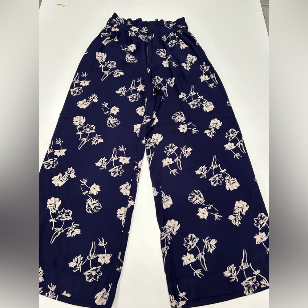 URBAN OUTFITTERS navy and tan floral paper bag wide leg Diane pants 6
